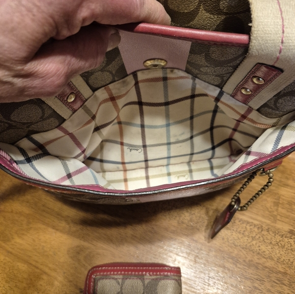EUC Coach Bag / Wallet - Picture 11 of 16